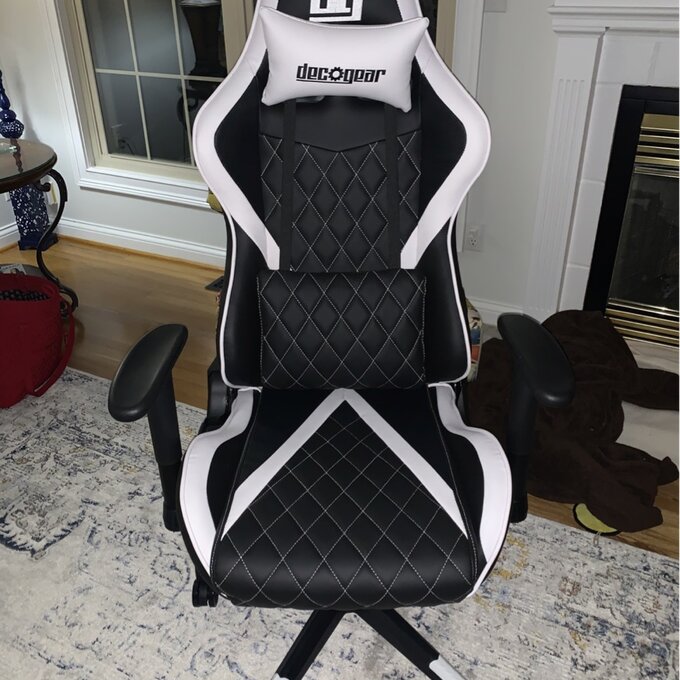 【Furniture】White Foam Gaming Computer Chair with Hydraulic Seat Adjustment 360-Degree Spin, Rolling Caster Wheels