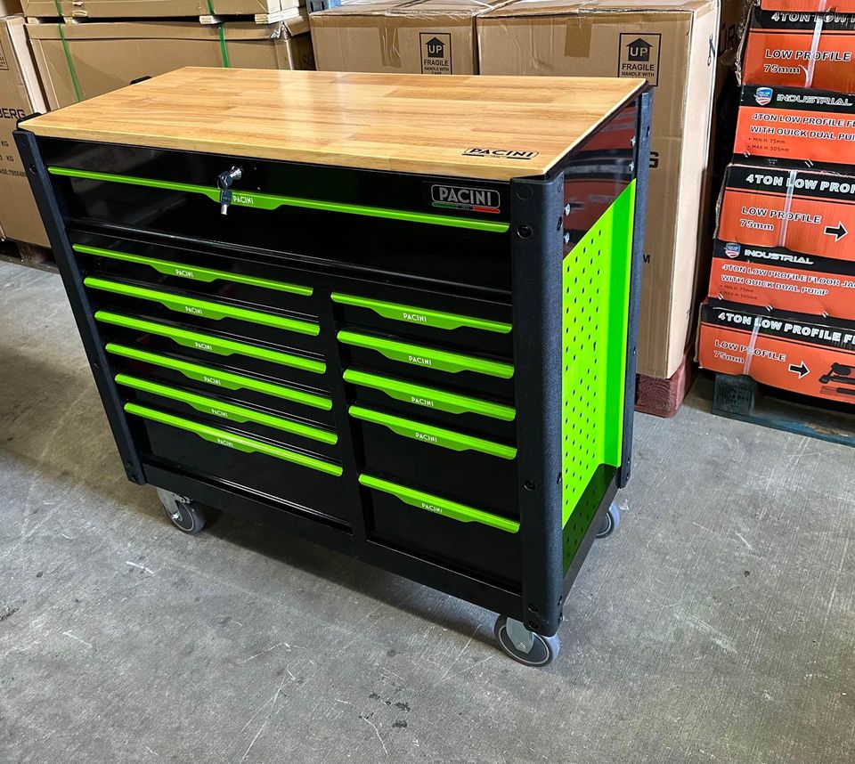 12 DRAWER TOOL BOX COMPLETE WITH 6 DRAWERS OF TOOLS